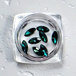 Pedrería 01 Navette Verde Esmeralda para Uñas – Cristales Profesionales de Alto Brillo