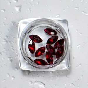Pedrería 02 Navette Rojo Rubí para Uñas – Cristales Profesionales de Alto Brillo