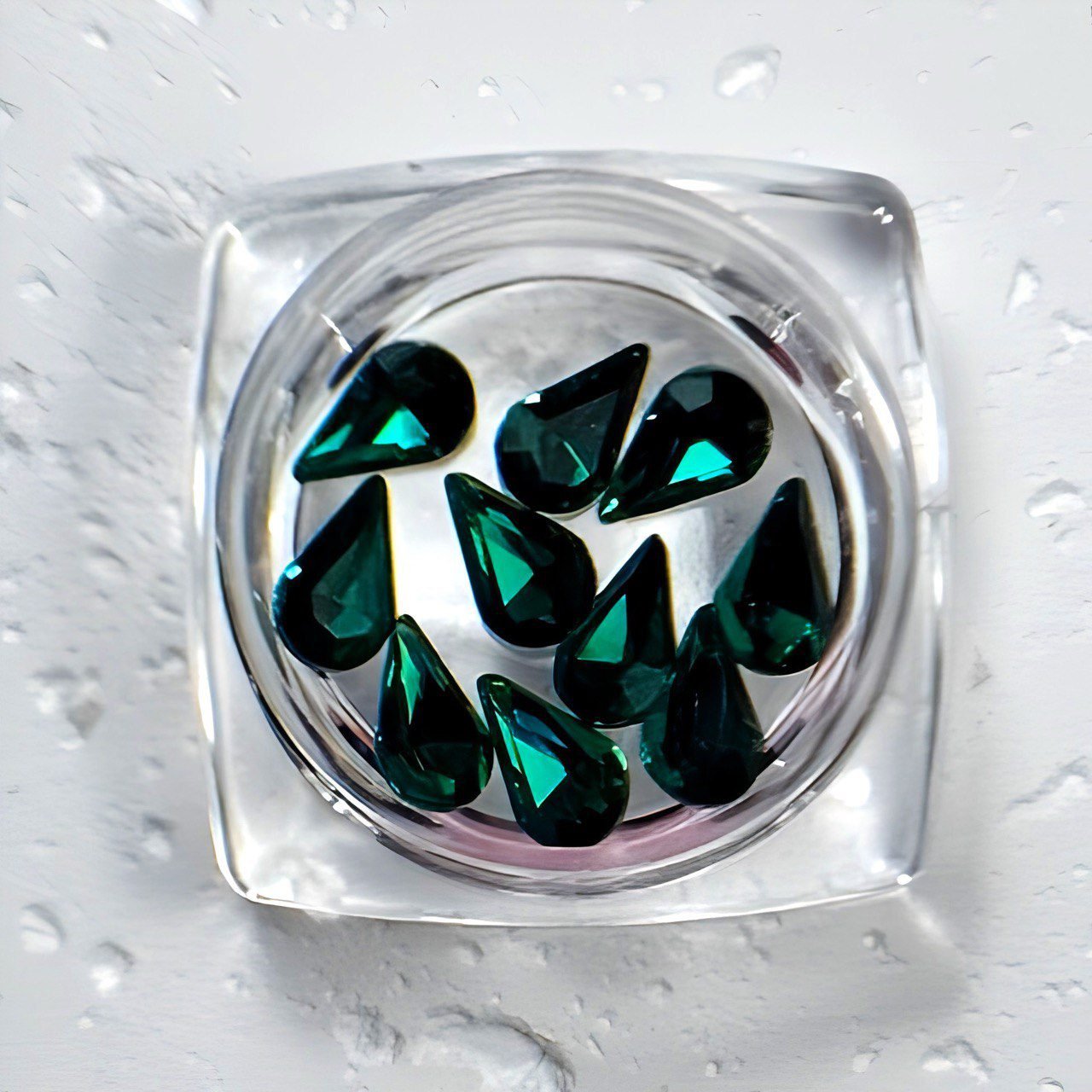 Pedrería 07 Gota Esmeralda para Uñas – Cristales de Brillo Profundo